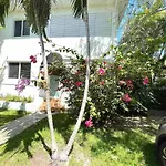 3 Bedroom Apartment With Backyard Oasis