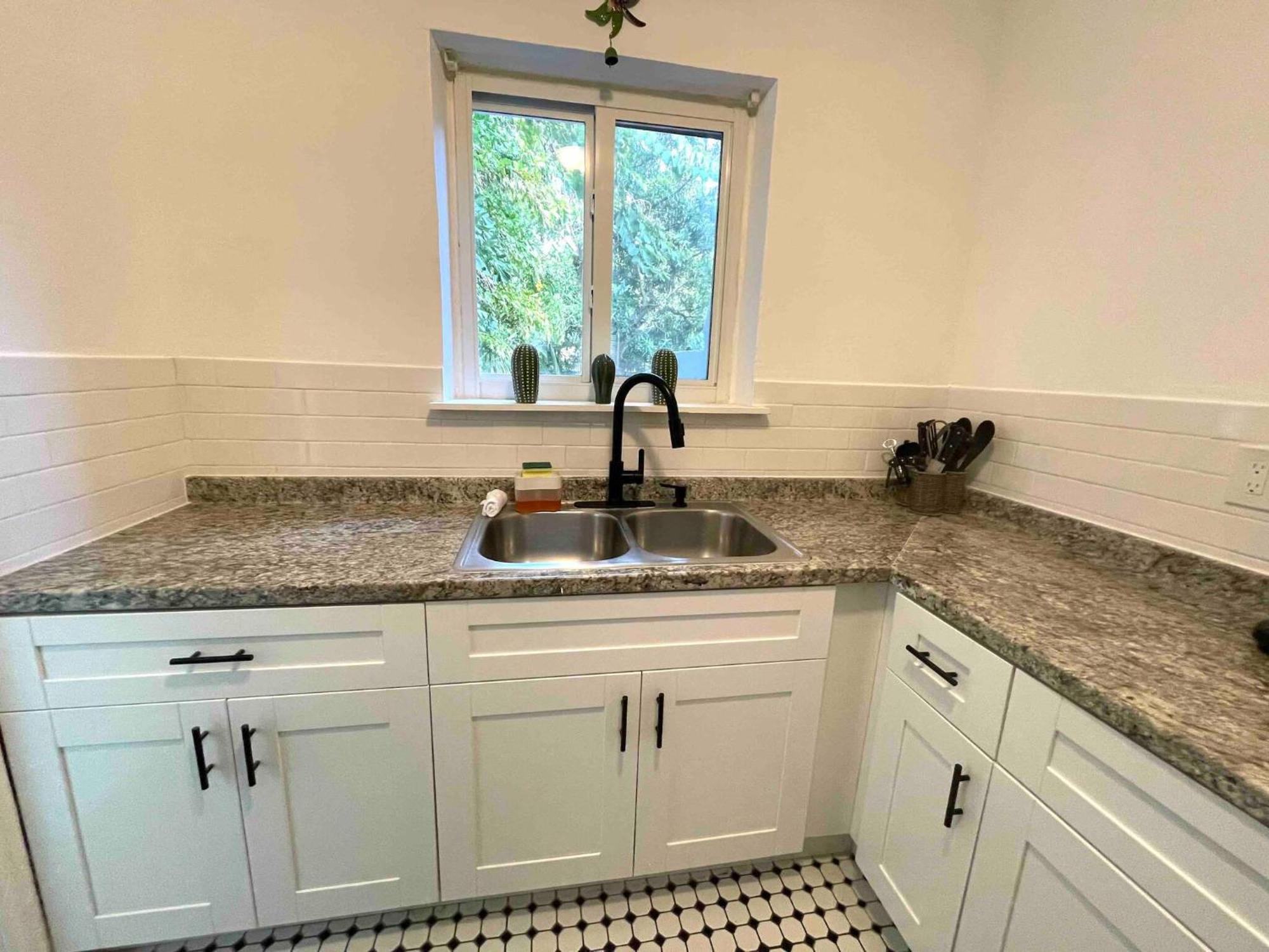 3 Bedroom With Backyard Oasis