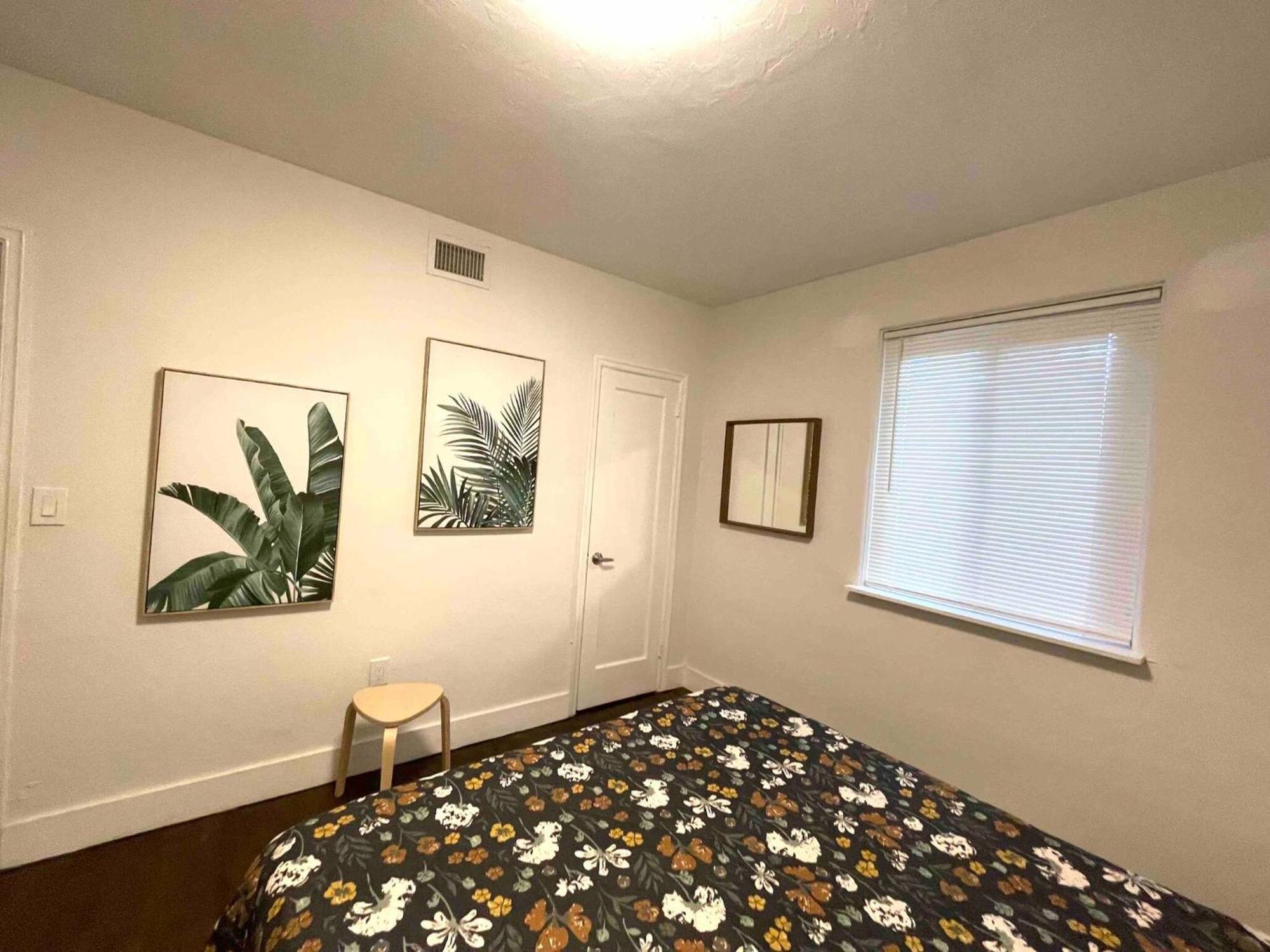3 Bedroom With Backyard Oasis Apartment