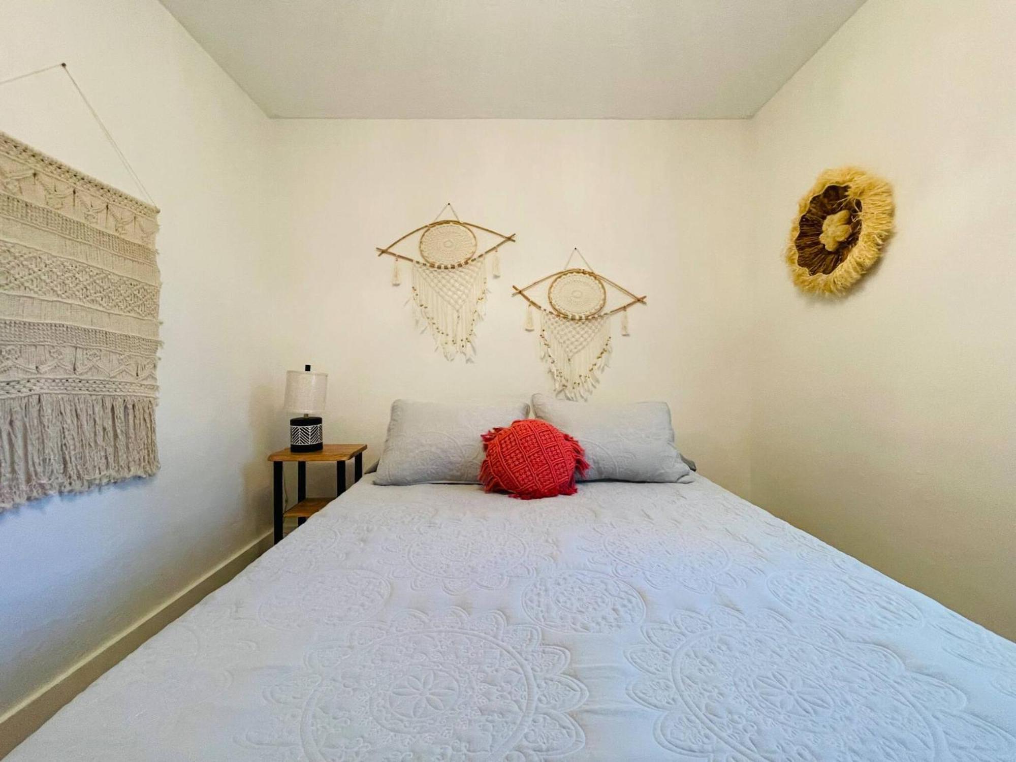 Apartment 3 Bedroom With Backyard Oasis